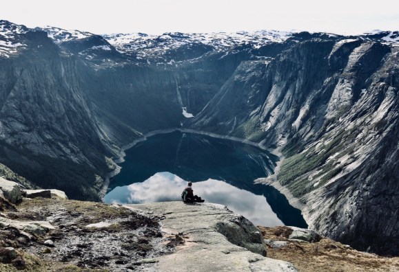 7C124ED8-0CDC-4B93-9BC3-9E9688920822